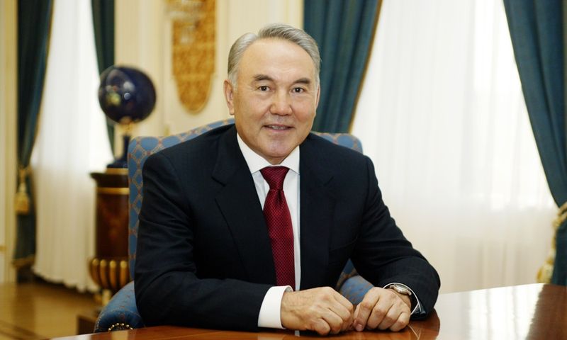 You are currently viewing Назарбаева попросили организовать досрочные выборы