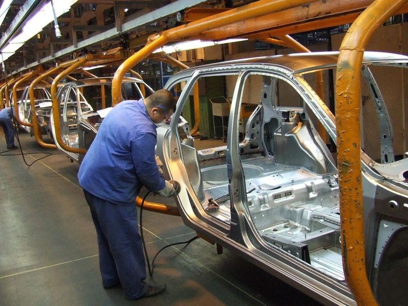 You are currently viewing «АвтоВАЗ» намерен увеличить производство на 200 тысяч машин
