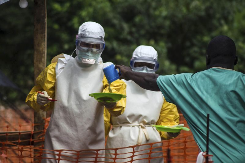 You are currently viewing Эбола подбирается к США