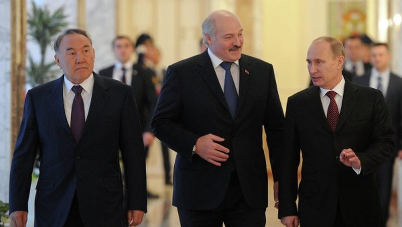 Вы сейчас просматриваете Путин, Назарбаев и Лукашенко обсудят украинское перемирие